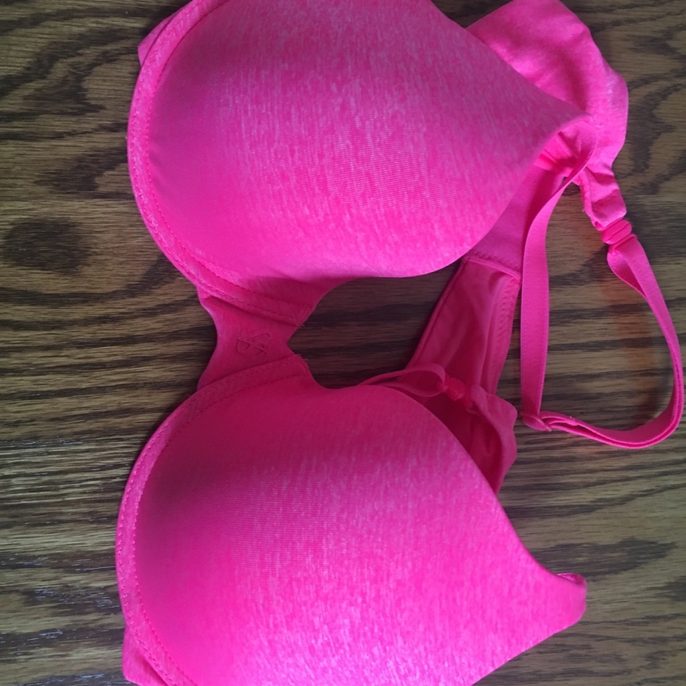 2 bras: Tan & Hot pink Victoria Secret